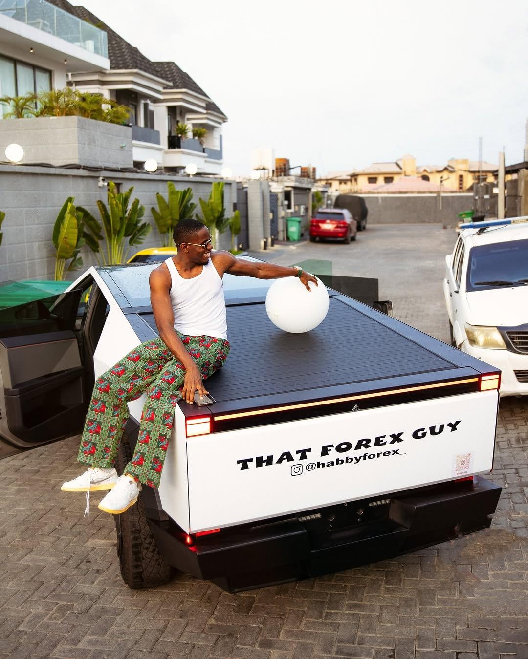 Habby Forex Tesla Cybertruck